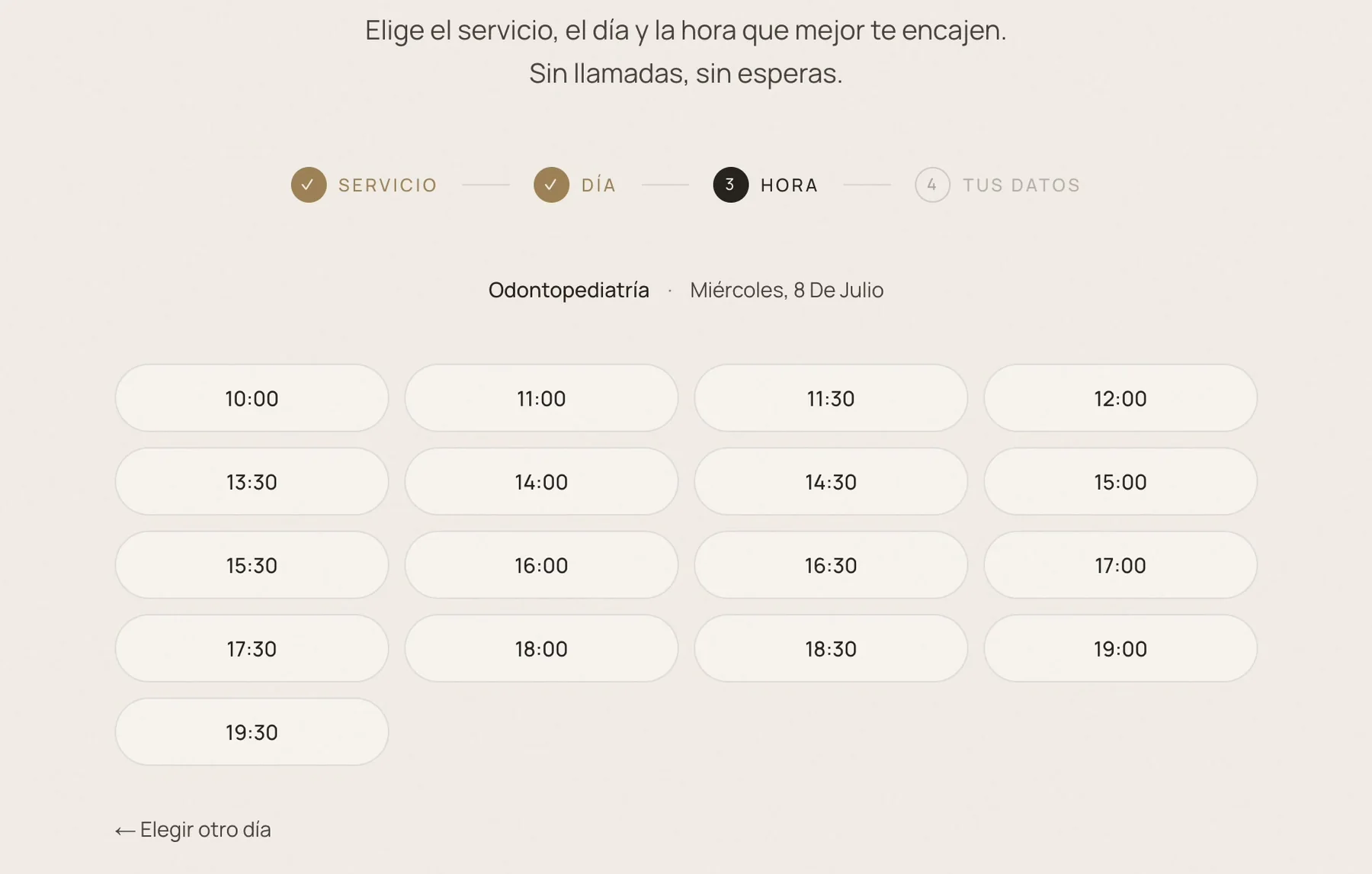 Reserva online en la web de la clínica: el paciente ha elegido tratamiento y día y escoge entre las horas libres